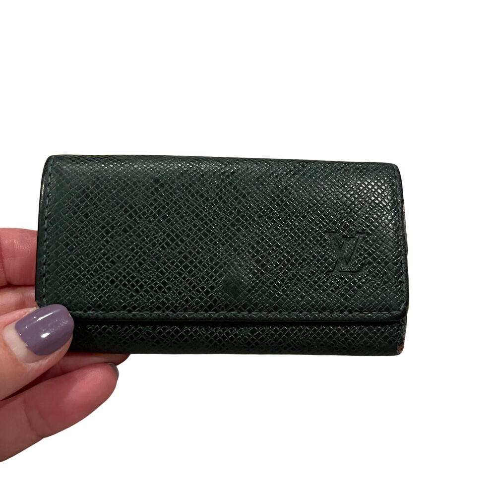 Louis Vuitton LV 4 Key Holder Black Leather Authentic COA